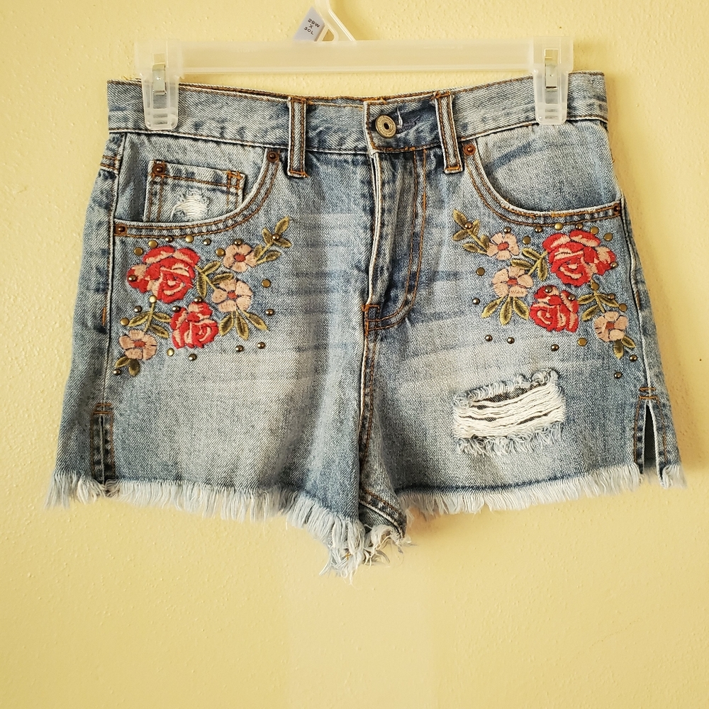 Hippie Laundry Embroidered Floral Stud Detail Frayed Hem Cuff High Rise Shorts